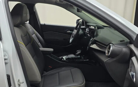 Chevrolet Trax, 2023 год, 1 850 000 рублей, 14 фотография