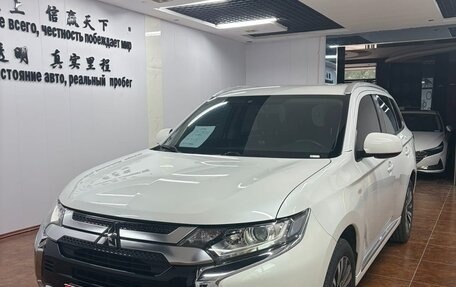 Mitsubishi Outlander III рестайлинг 3, 2021 год, 2 034 000 рублей, 1 фотография