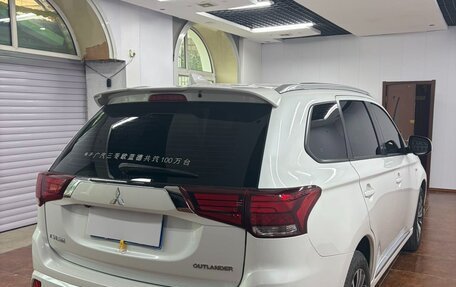 Mitsubishi Outlander III рестайлинг 3, 2021 год, 2 034 000 рублей, 4 фотография