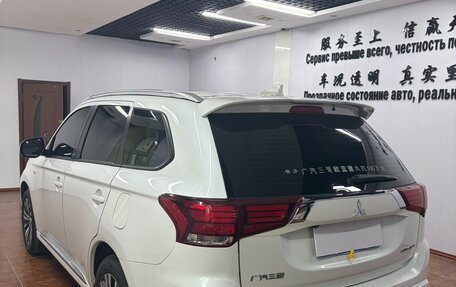 Mitsubishi Outlander III рестайлинг 3, 2021 год, 2 034 000 рублей, 6 фотография