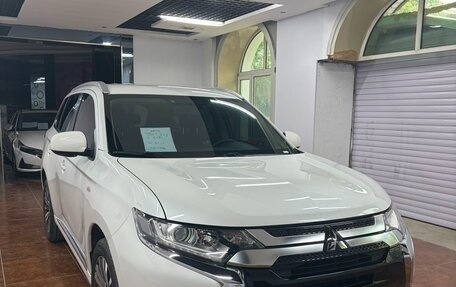 Mitsubishi Outlander III рестайлинг 3, 2021 год, 2 034 000 рублей, 3 фотография
