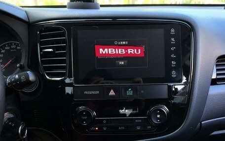 Mitsubishi Outlander III рестайлинг 3, 2021 год, 2 034 000 рублей, 12 фотография