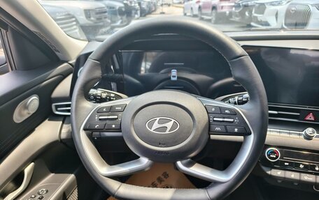 Hyundai Elantra, 2023 год, 1 290 000 рублей, 9 фотография