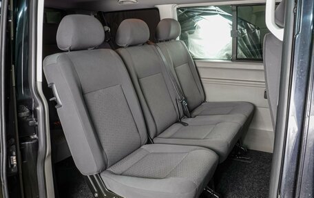 Volkswagen Caravelle T5, 2013 год, 2 319 000 рублей, 8 фотография