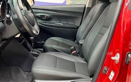 Toyota Yaris XP150 рестайлинг, 2022 год, 1 125 000 рублей, 7 фотография