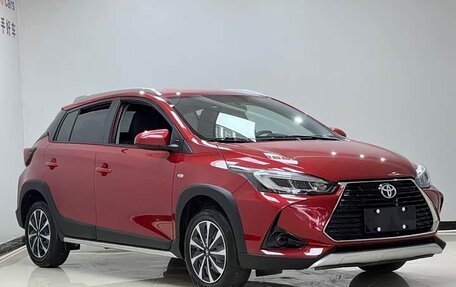 Toyota Yaris XP150 рестайлинг, 2022 год, 1 125 000 рублей, 3 фотография