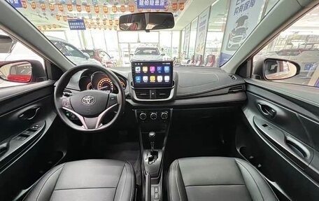 Toyota Yaris XP150 рестайлинг, 2022 год, 1 125 000 рублей, 8 фотография