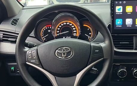 Toyota Yaris XP150 рестайлинг, 2022 год, 1 125 000 рублей, 9 фотография