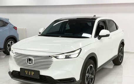 Honda Vezel, 2023 год, 1 830 000 рублей, 1 фотография