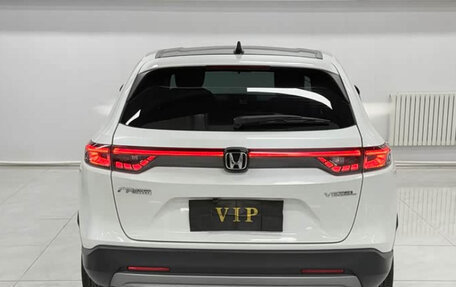 Honda Vezel, 2023 год, 1 830 000 рублей, 4 фотография