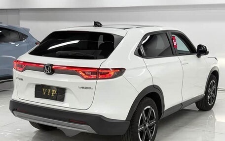 Honda Vezel, 2023 год, 1 830 000 рублей, 5 фотография