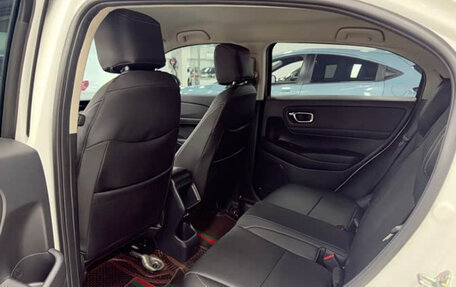 Honda Vezel, 2023 год, 1 830 000 рублей, 16 фотография