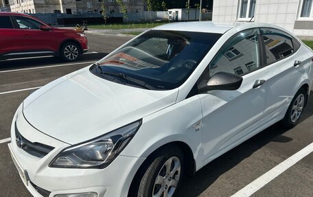 Hyundai Solaris II рестайлинг, 2015 год, 850 000 рублей, 3 фотография