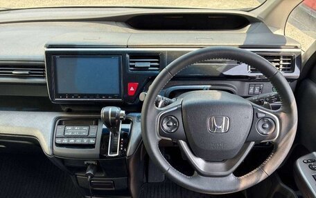Honda Stepwgn IV, 2017 год, 1 380 000 рублей, 6 фотография