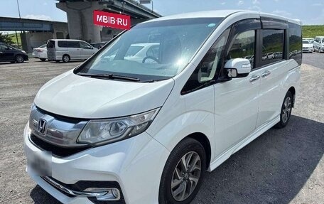 Honda Stepwgn IV, 2017 год, 1 380 000 рублей, 2 фотография