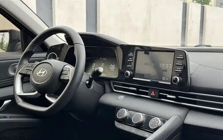 Hyundai Elantra, 2023 год, 1 372 000 рублей, 11 фотография