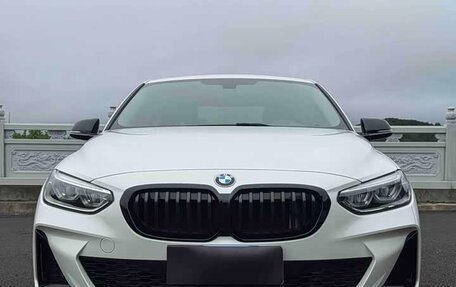 BMW 1 серия, 2022 год, 1 350 000 рублей, 2 фотография