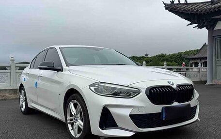 BMW 1 серия, 2022 год, 1 350 000 рублей, 3 фотография