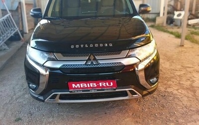 Mitsubishi Outlander III рестайлинг 3, 2019 год, 1 820 000 рублей, 1 фотография