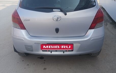 Toyota Vitz, 2009 год, 450 000 рублей, 3 фотография