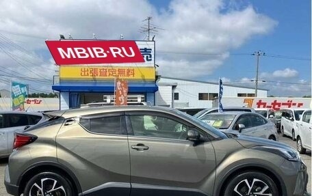 Toyota C-HR I рестайлинг, 2022 год, 1 900 000 рублей, 4 фотография