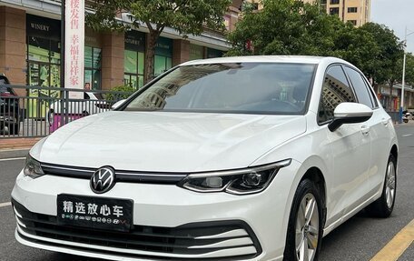 Volkswagen Golf VIII, 2023 год, 1 640 000 рублей, 1 фотография