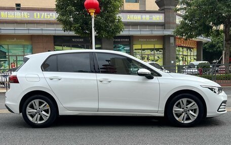 Volkswagen Golf VIII, 2023 год, 1 640 000 рублей, 8 фотография