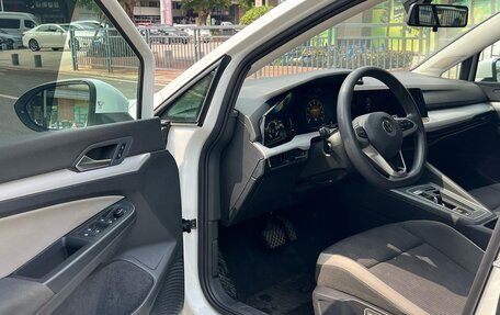 Volkswagen Golf VIII, 2023 год, 1 640 000 рублей, 11 фотография