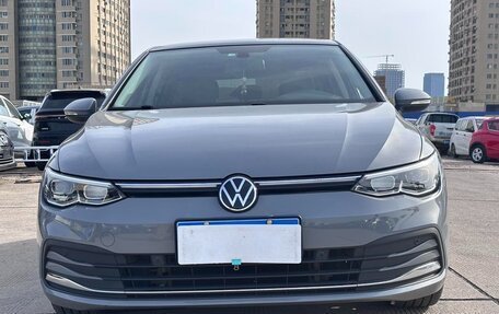 Volkswagen Golf VIII, 2021 год, 1 690 000 рублей, 2 фотография