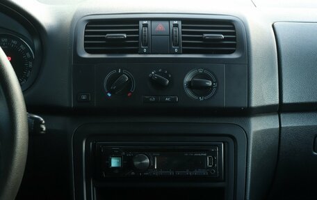 Skoda Fabia II, 2013 год, 590 000 рублей, 10 фотография