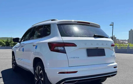 Skoda Karoq I, 2022 год, 1 856 000 рублей, 4 фотография