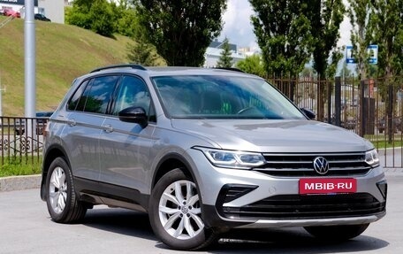 Volkswagen Tiguan II, 2021 год, 3 199 000 рублей, 1 фотография