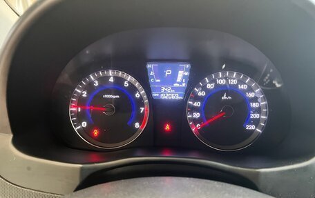 Hyundai Solaris II рестайлинг, 2011 год, 540 000 рублей, 9 фотография