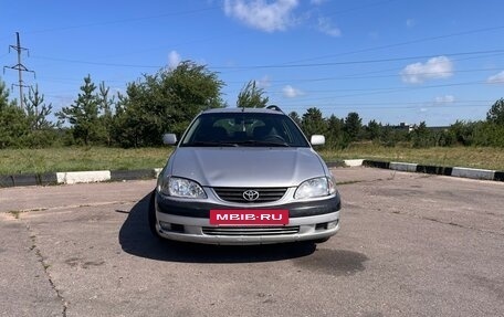 Toyota Avensis III рестайлинг, 2002 год, 320 000 рублей, 2 фотография