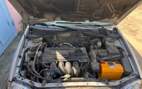Toyota Avensis III рестайлинг, 2002 год, 320 000 рублей, 14 фотография