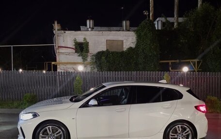 BMW 1 серия, 2021 год, 2 550 000 рублей, 3 фотография