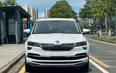 Skoda Karoq I, 2023 год, 1 987 000 рублей, 2 фотография