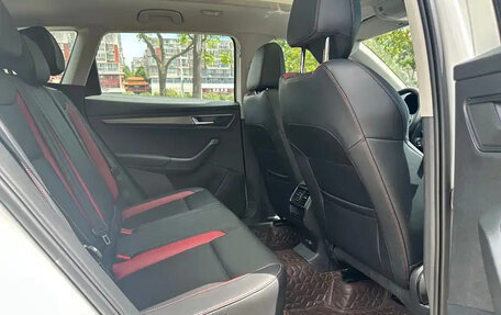 Skoda Karoq I, 2023 год, 1 987 000 рублей, 8 фотография