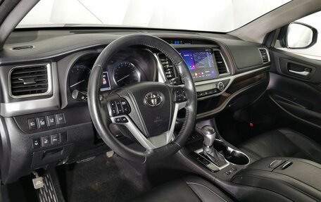Toyota Highlander III, 2015 год, 2 695 000 рублей, 18 фотография