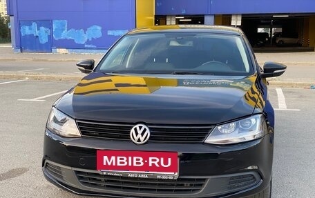 Volkswagen Jetta VI, 2013 год, 899 000 рублей, 8 фотография