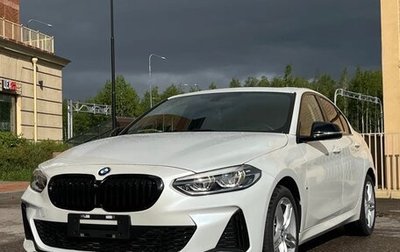 BMW 1 серия, 2022 год, 1 800 000 рублей, 1 фотография