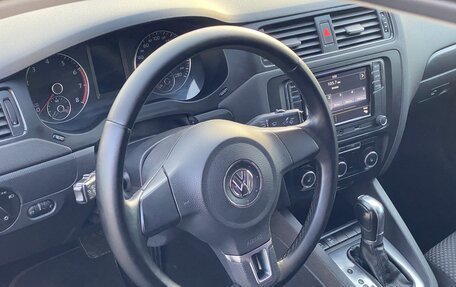 Volkswagen Jetta VI, 2013 год, 899 000 рублей, 16 фотография