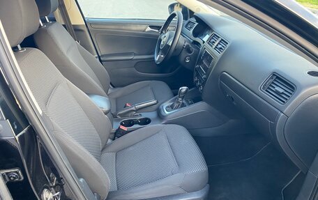 Volkswagen Jetta VI, 2013 год, 899 000 рублей, 28 фотография