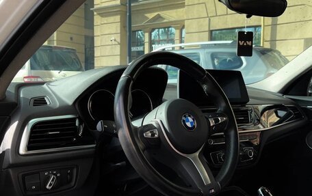 BMW 1 серия, 2022 год, 1 800 000 рублей, 11 фотография