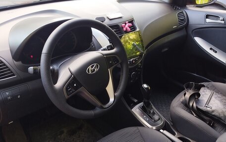 Hyundai Solaris II рестайлинг, 2015 год, 1 050 000 рублей, 5 фотография