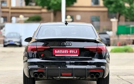 Audi A4, 2021 год, 2 970 000 рублей, 5 фотография