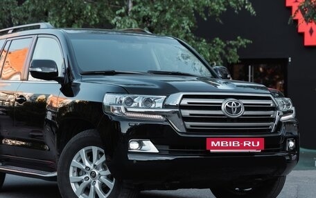 Toyota Land Cruiser 200, 2019 год, 6 170 000 рублей, 3 фотография