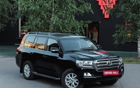 Toyota Land Cruiser 200, 2019 год, 6 170 000 рублей, 9 фотография