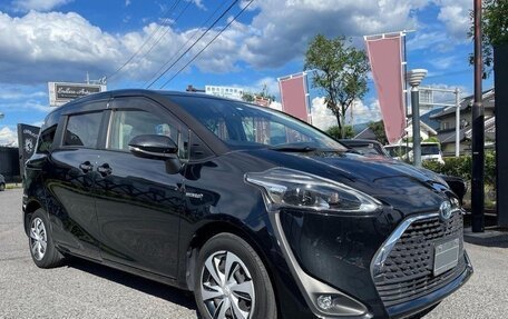 Toyota Sienta II, 2022 год, 1 550 000 рублей, 9 фотография