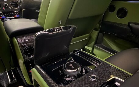 Rolls-Royce Cullinan, 2024 год, 57 000 000 рублей, 14 фотография